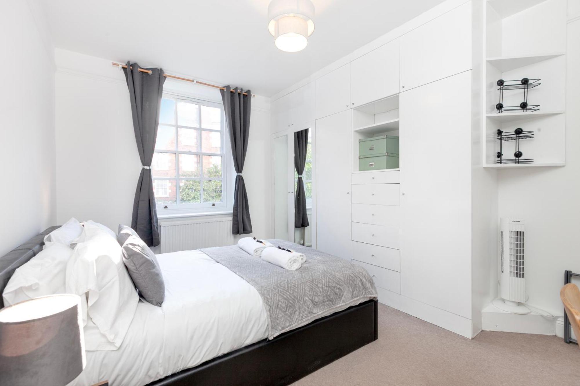 Beautiful 3 Bedroom Flat In Scott Ellis Gardens London Exterior photo