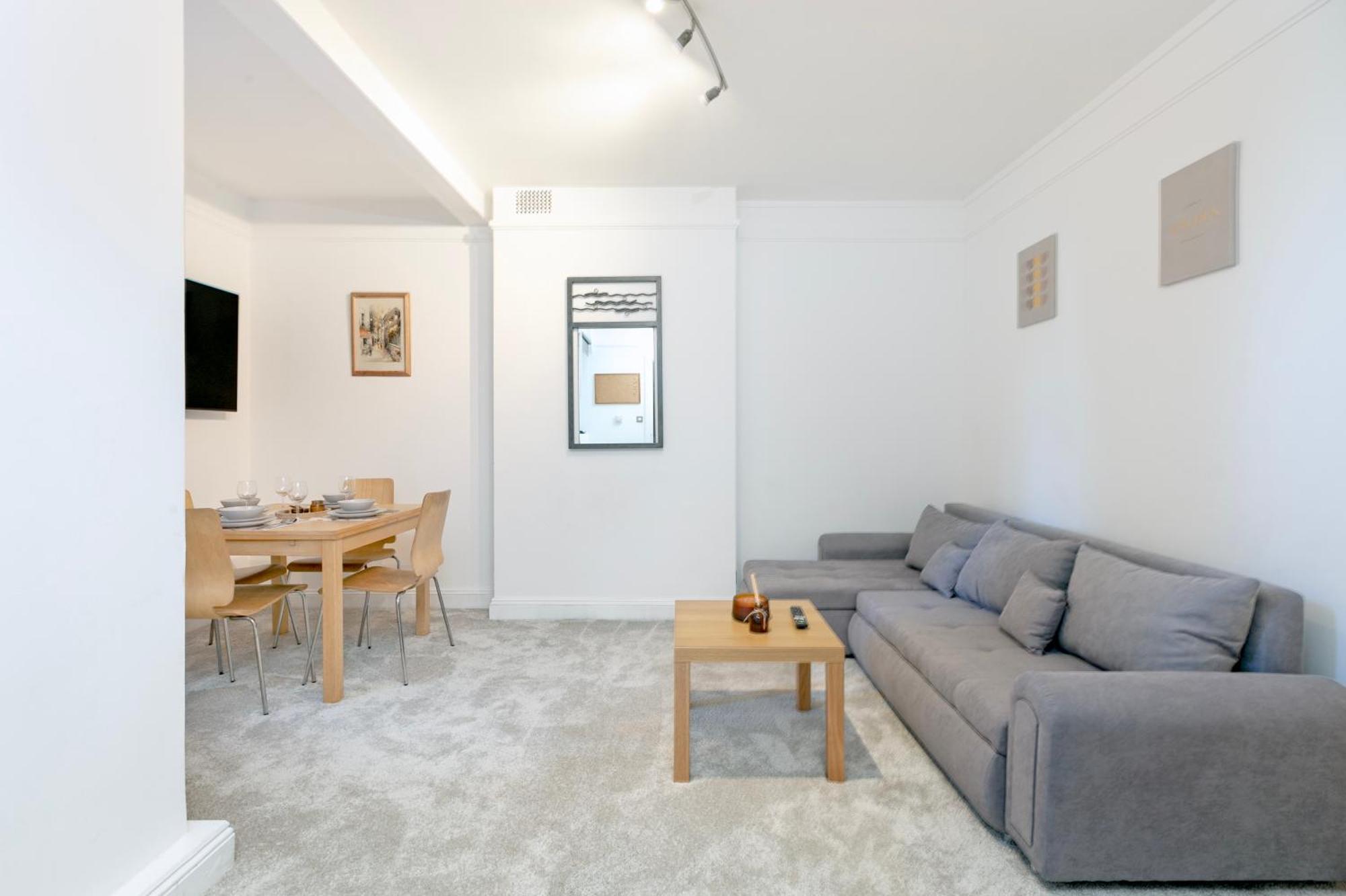 Beautiful 3 Bedroom Flat In Scott Ellis Gardens London Exterior photo
